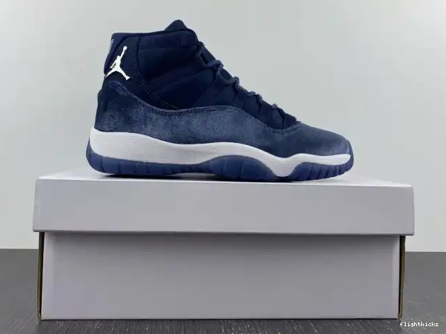 AR0715-441 Midnight WMNS Jordan 11 Navy Air Velvet 0525